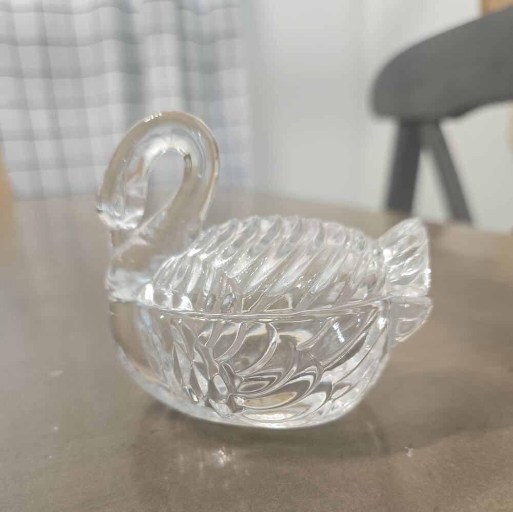 Vtg Swan Trinket/Jewelry Box 24% Lead Crystal Glass Very Detailed/Accent Dish